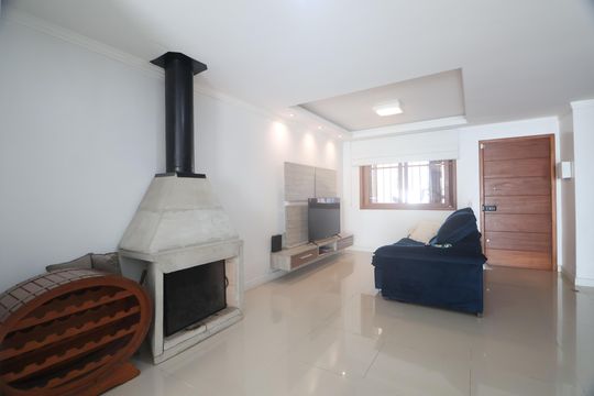 Casa à venda com 2 quartos, 177m² em São José, Canoas