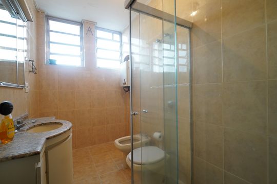 Banheiro da Suíte 1 de apartamento à venda com 3 quartos, 150m² em Bela Vista, São Paulo