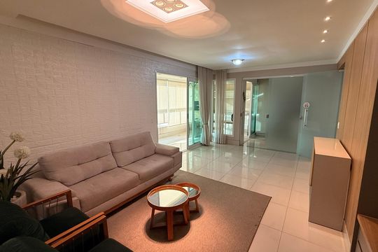 Apartamento para alugar com 4 quartos, 140m² em Setor Bueno, Goiânia