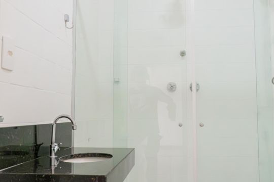 Banheiro de apartamento para alugar com 2 quartos, 80m² em Praça da Bandeira, Rio de Janeiro