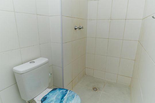 Banheiro de apartamento para alugar com 2 quartos, 45m² em Campo Grande, Rio de Janeiro