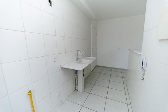 Cozinha de apartamento para alugar com 2 quartos, 45m² em Campo Grande, Rio de Janeiro