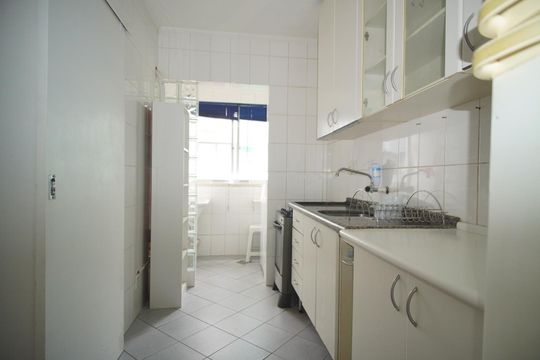 Cozinha de apartamento à venda com 2 quartos, 60m² em Boa Vista, Porto Alegre