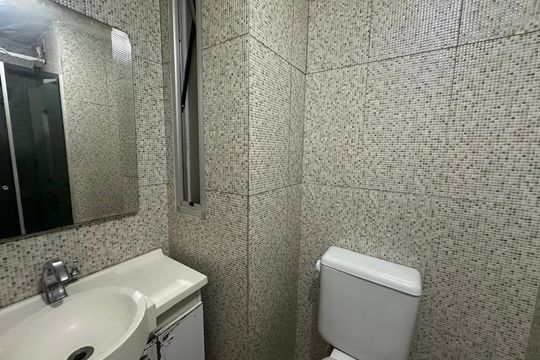 Banheiro de apartamento à venda com 3 quartos, 56m² em Vila Ema, São Paulo