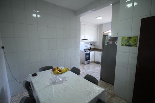 Cozinha de casa à venda com 3 quartos, 178m² em Santa Maria, Belo Horizonte