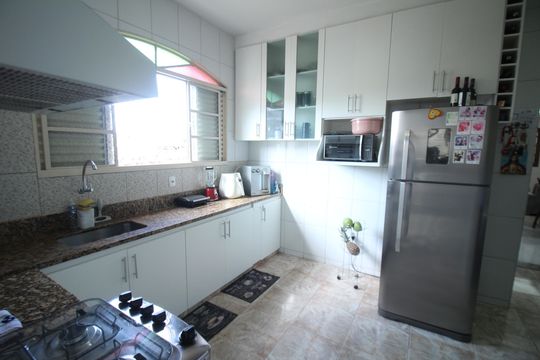 Cozinha de casa à venda com 3 quartos, 178m² em Santa Maria, Belo Horizonte