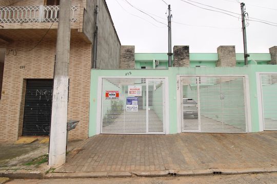 Fachada de casa para alugar com 2 quartos, 100m² em Vila Brasil, São Paulo