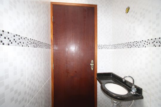 Banheiro da Suíte 1 de casa para alugar com 2 quartos, 100m² em Vila Brasil, São Paulo