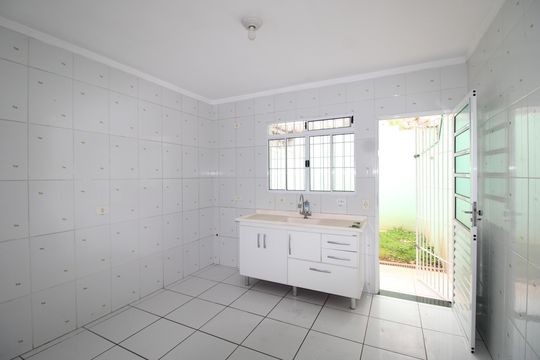 Cozinha de casa para alugar com 2 quartos, 100m² em Vila Brasil, São Paulo