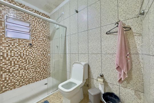 Banheiro 1 de casa para alugar com 2 quartos, 98m² em Jardim Sao Domingos, Guarulhos