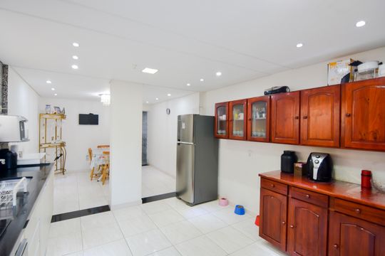 Cozinha de casa à venda com 3 quartos, 266m² em Jardim Paraventi, Guarulhos