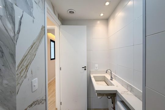 Banheiro de apartamento à venda com 2 quartos, 38m² em Vila Albertina, São Paulo
