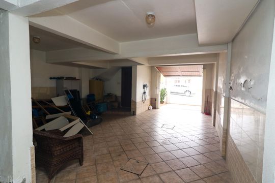 Garagem de casa à venda com 3 quartos, 205m² em Camaquã, Porto Alegre