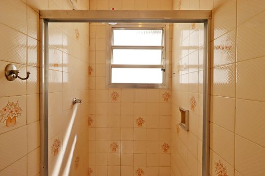 Banheiro de Serviço de casa para alugar com 2 quartos, 126m² em Vila Homero Thon, Santo André