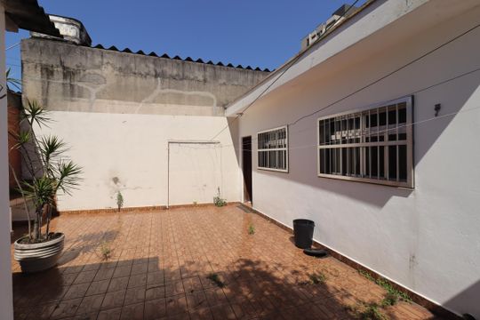 Quintal de casa para alugar com 2 quartos, 126m² em Vila Homero Thon, Santo André