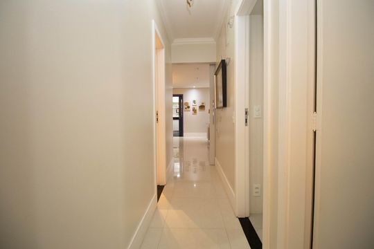 Corredor de apartamento para alugar com 3 quartos, 132m² em Sqsw 105, Brasília