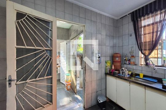 Casa à venda com 3 quartos, 81m² em Conjunto Mauro Marcondes, Campinas