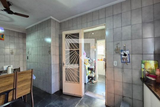 Casa à venda com 3 quartos, 81m² em Conjunto Mauro Marcondes, Campinas