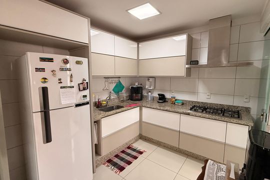 Cozinha de apartamento à venda com 3 quartos, 114m² em Setor Bueno, Goiânia
