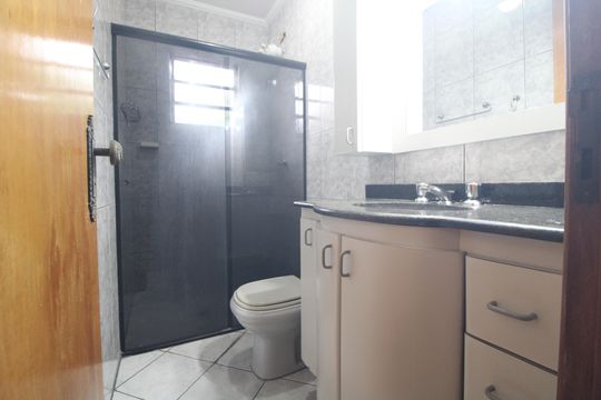 Banheiro da suíte de casa à venda com 3 quartos, 217m² em Interlagos, São Paulo