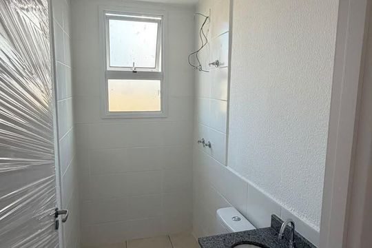 banheiro 1 de apartamento à venda com 3 quartos, 68m² em Jardim Riacho das Pedras, Contagem