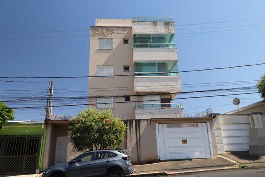 Fachada de apartamento para alugar com 3 quartos, 180m² em Tibery, Uberlândia