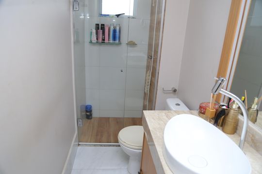 Banheiro de apartamento à venda com 3 quartos, 80m² em Ipiranga, Goiânia