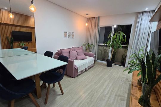 Sala de apartamento para alugar com 2 quartos, 57m² em Parque Ipe, São Paulo