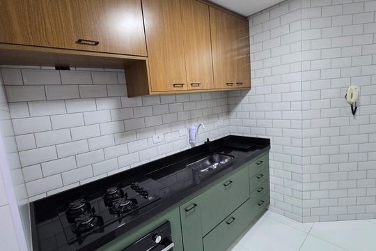 Cozinha de apartamento para alugar com 2 quartos, 57m² em Parque Ipe, São Paulo
