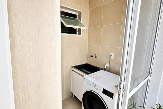 Área de serviço de casa de condomínio para alugar com 3 quartos, 114m² em Jardim Itamarati, Campinas