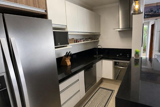 Cozinha de casa de condomínio para alugar com 3 quartos, 114m² em Jardim Itamarati, Campinas