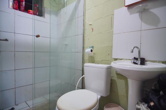 Banheiro Corredor de casa à venda com 2 quartos, 50m² em Santa Rosa de Lima, Porto Alegre
