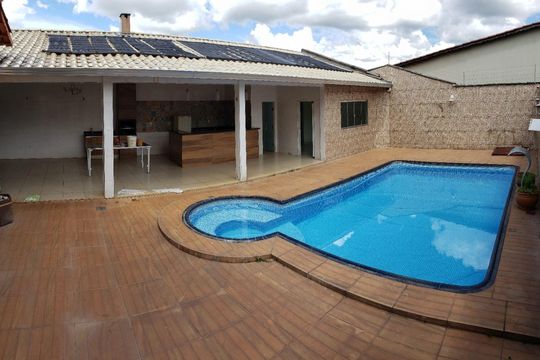 Área externa de casa à venda com 3 quartos, 600m² em Residencial Olinda, Goiânia