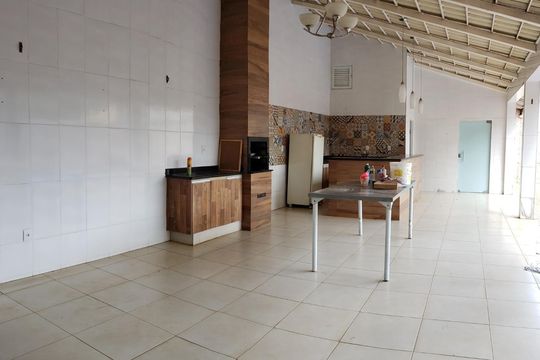 Área externa de casa à venda com 3 quartos, 600m² em Residencial Olinda, Goiânia