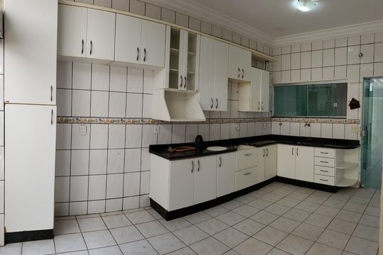 Cozinha de casa à venda com 3 quartos, 600m² em Residencial Olinda, Goiânia