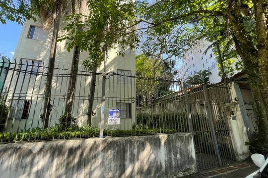 Fachada de apartamento à venda com 2 quartos, 56m² em Pinheiros, São Paulo