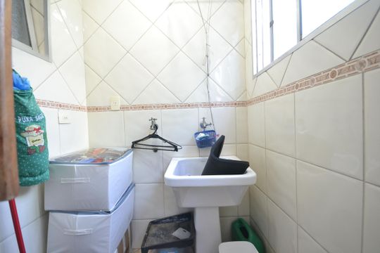 Cozinha e Área de Serviço de apartamento à venda com 2 quartos, 56m² em Pinheiros, São Paulo