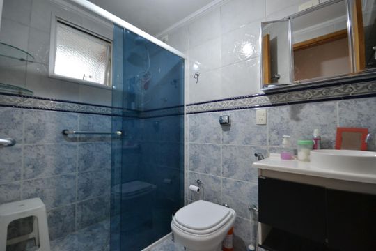 Banheiro de apartamento à venda com 2 quartos, 56m² em Pinheiros, São Paulo