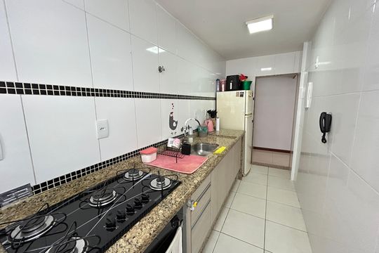Cozinha de apartamento à venda com 2 quartos, 60m² em Jardim Sulacap, Rio de Janeiro