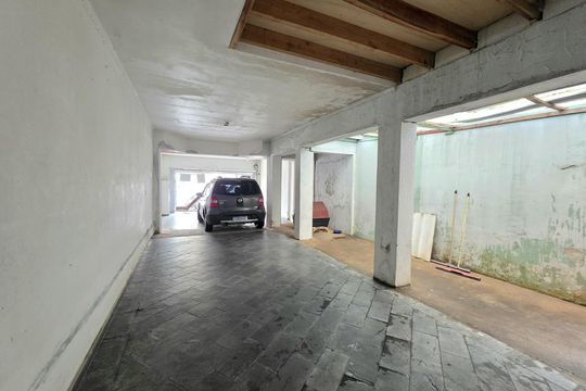 Garagem de casa à venda com 3 quartos, 180m² em Vila Luzita, Santo André