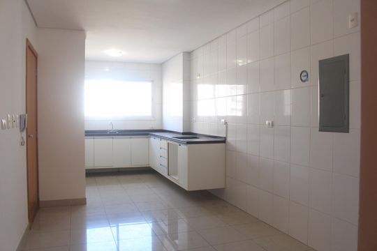 Cozinha de apartamento à venda com 2 quartos, 176m² em Santa Paula, São Caetano do Sul