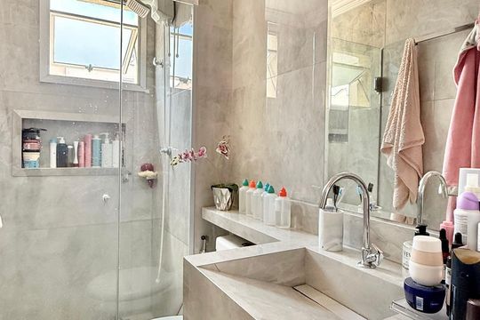 Suíte - Banheiro de apartamento à venda com 2 quartos, 53m² em Cardoso, Belo Horizonte