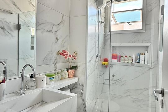 Banheiro Social de apartamento à venda com 2 quartos, 53m² em Cardoso, Belo Horizonte