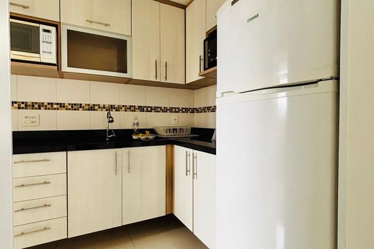 Cozinha  de apartamento para alugar com 3 quartos, 76m² em Tamboré, Barueri