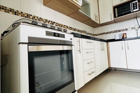 Cozinha  de apartamento para alugar com 3 quartos, 76m² em Tamboré, Barueri