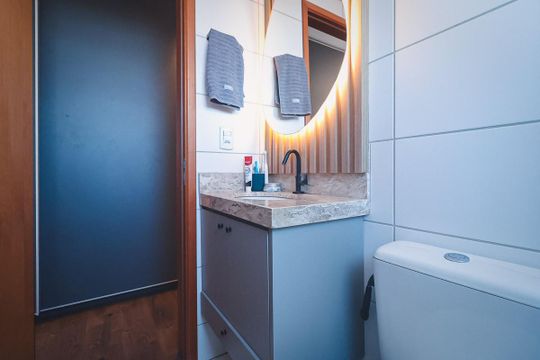Banheiro da Suíte de apartamento para alugar com 3 quartos, 76m² em Jardim Atlântico, Goiânia