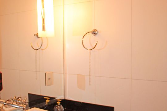 Banheiro Suíte 2 de casa de condomínio para alugar com 4 quartos, 600m² em Vista Alegre, Vinhedo