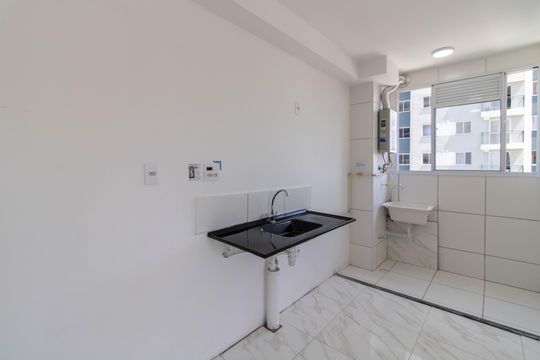 Cozinha de apartamento para alugar com 2 quartos, 44m² em Centro, Guarulhos