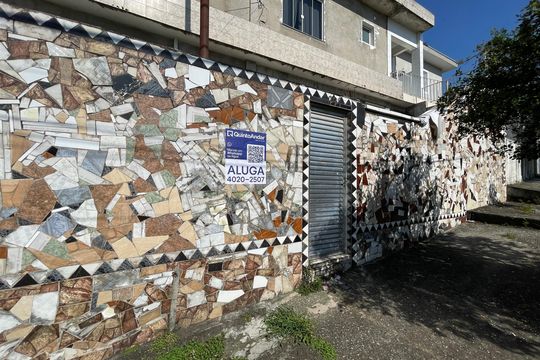 Fachada + Placa de casa para alugar com 2 quartos, 50m² em Vila Verde, São Paulo
