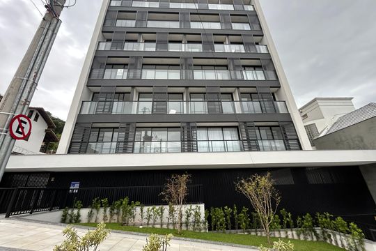 Fachada de kitnet/studio para alugar com 1 quarto, 23m² em Centro, Florianópolis